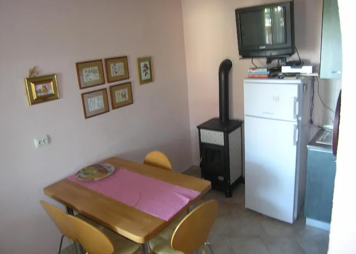 With A Parking Space Smokvica Krmpotska, Novi Vinodolski - 14906 * Klenovica