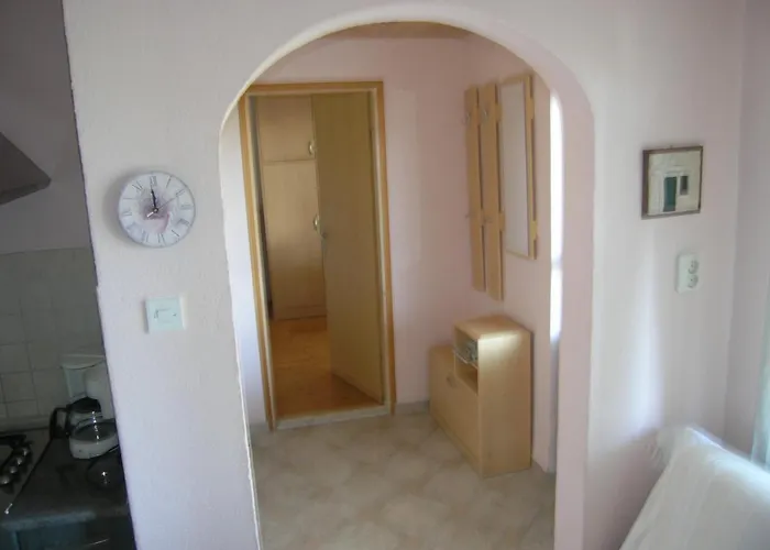 With A Parking Space Smokvica Krmpotska, Novi Vinodolski - 14906 Klenovica